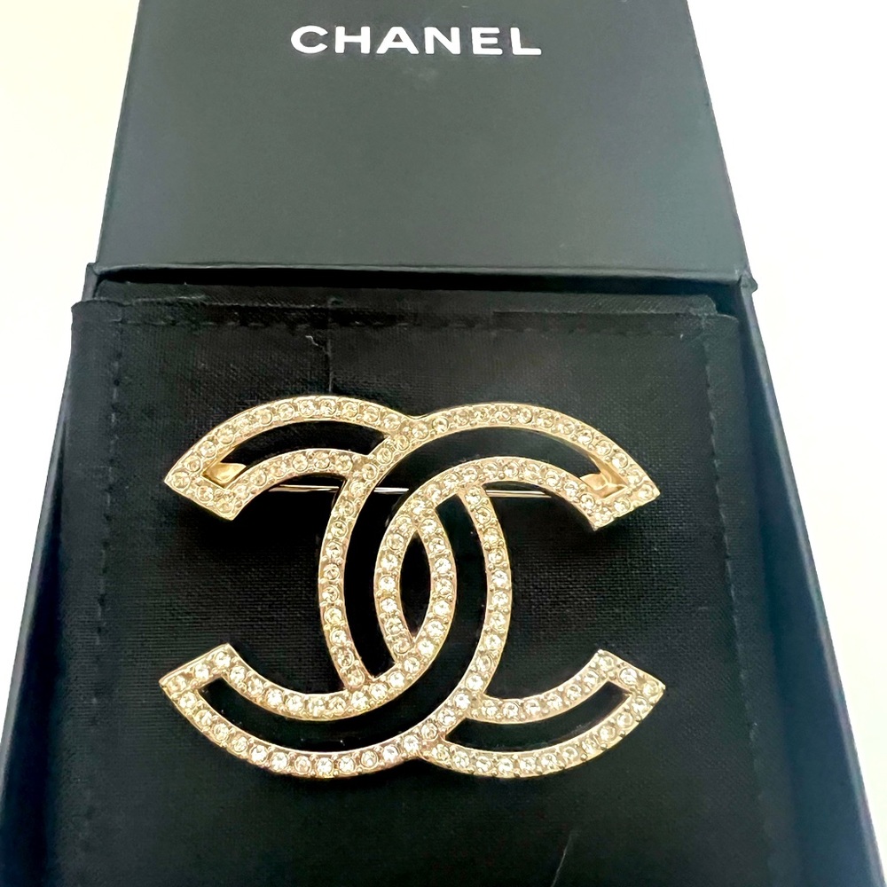 🔥CHANEL Classic CC crystal brooch